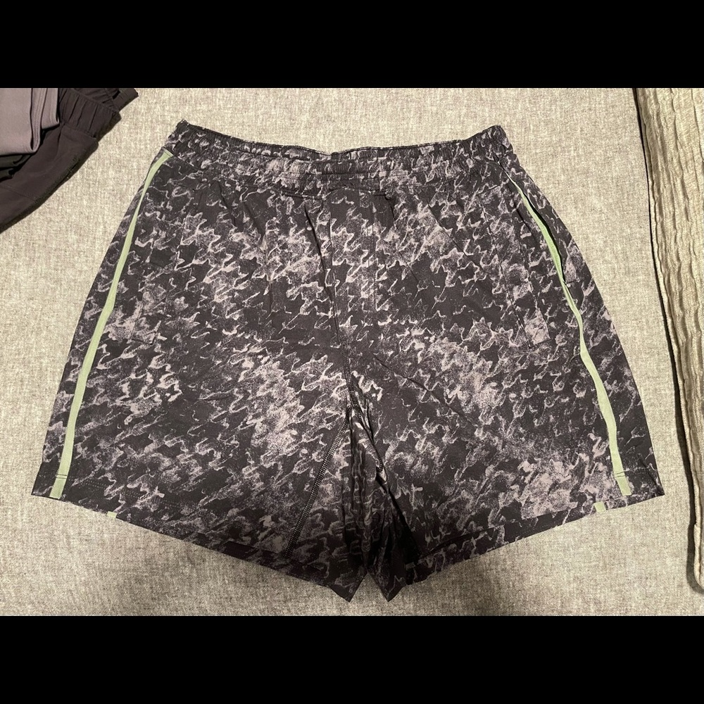 Lululemon lined pacebreaker 5” shorts